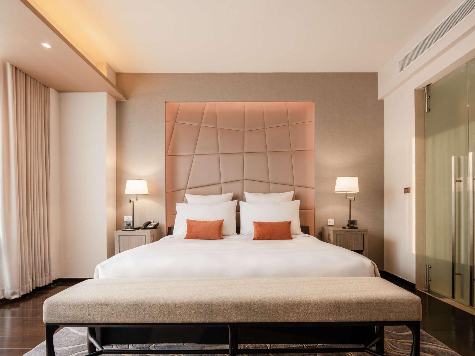 Vie Hotel Bangkok - Mgallery Collection Exterior foto A bedroom at the hotel